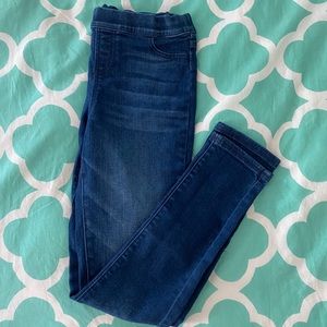 Vineyard Vines girls skinny jeans!!